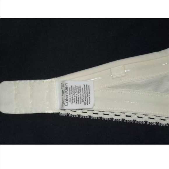 Bra 34/c great addition to open shoulder tops - Picture 4 of 4